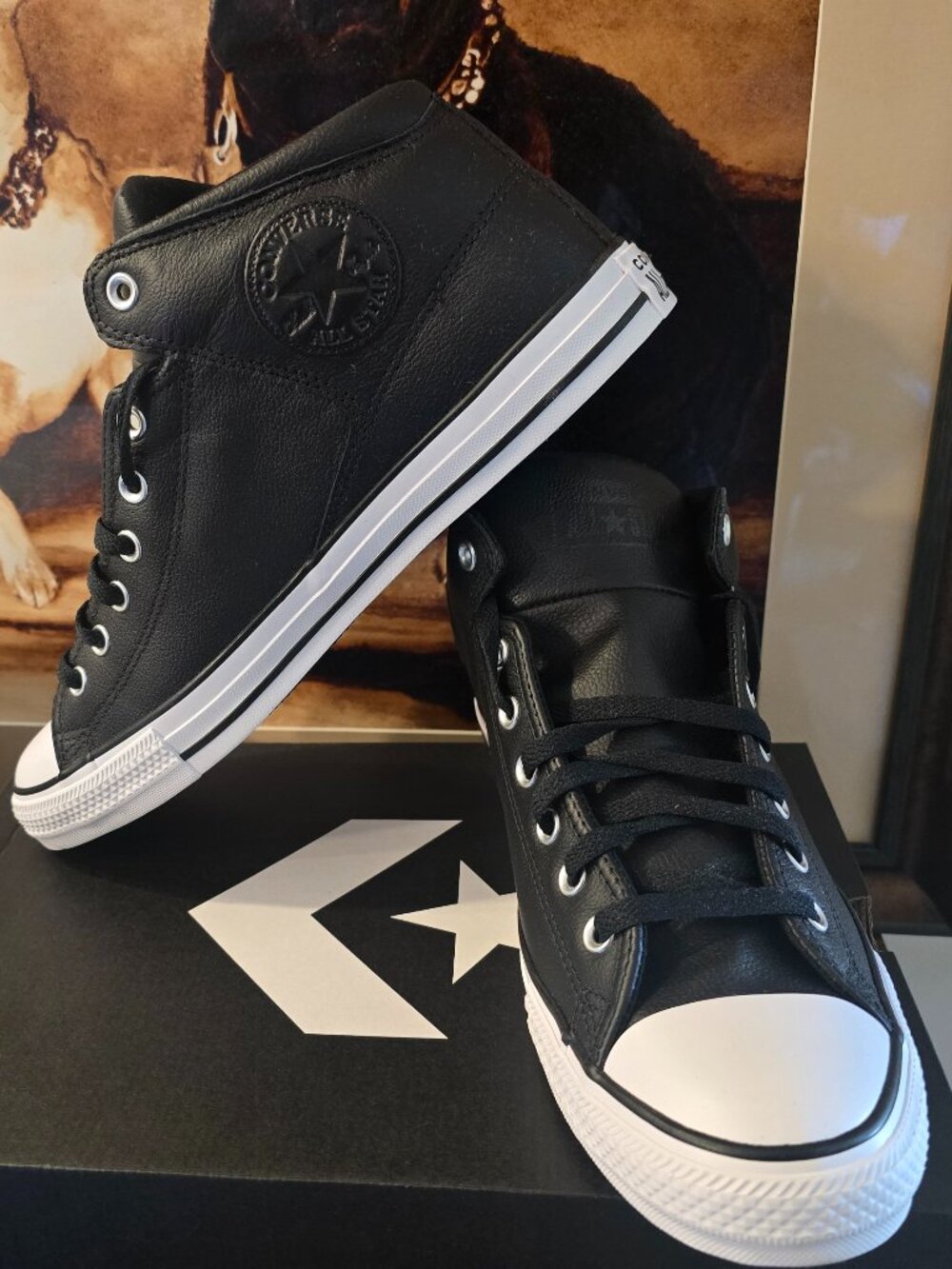 Converse CHUCK TAYLOR ALL STAR HIGH STREET MID LEATHER 149426C Mens Sz 9 US NEW